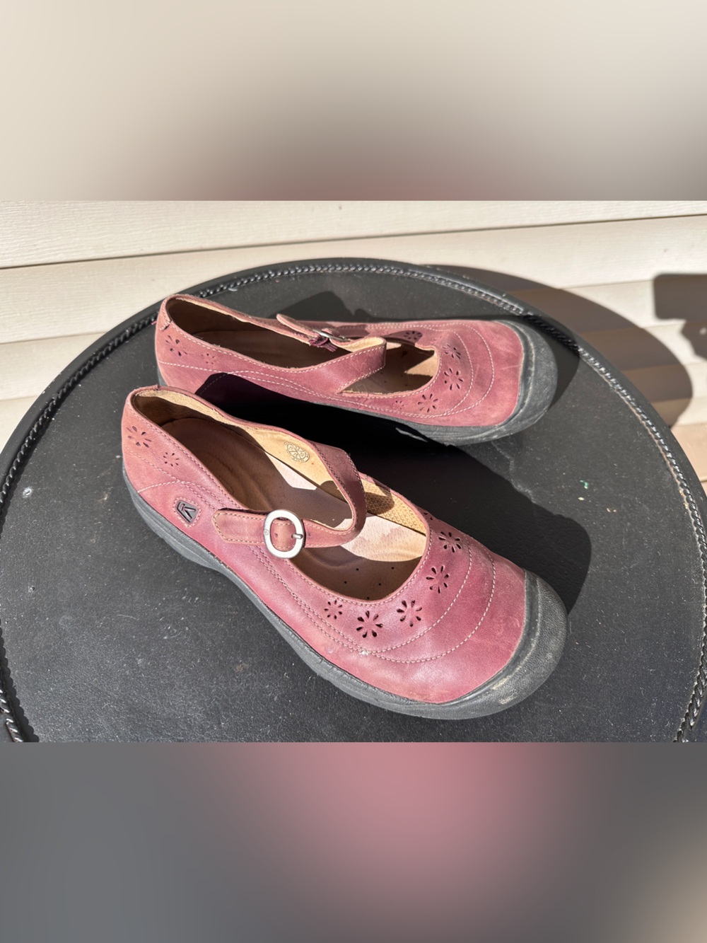 KEEN Burgundy Leather Floral Cutout Comfort Mary Jane Shoes Flats Size 11 - Picture 6 of 7